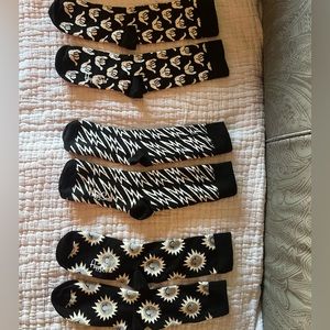 3 pairs of brand new never worn HAPPY SOCKS